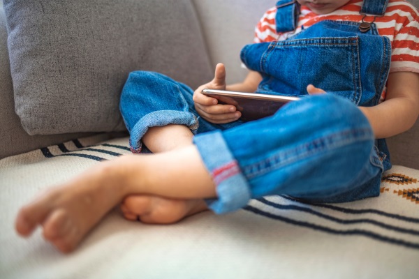 Filhos e tecnologia: lidando com o desafio do acesso não supervisionado